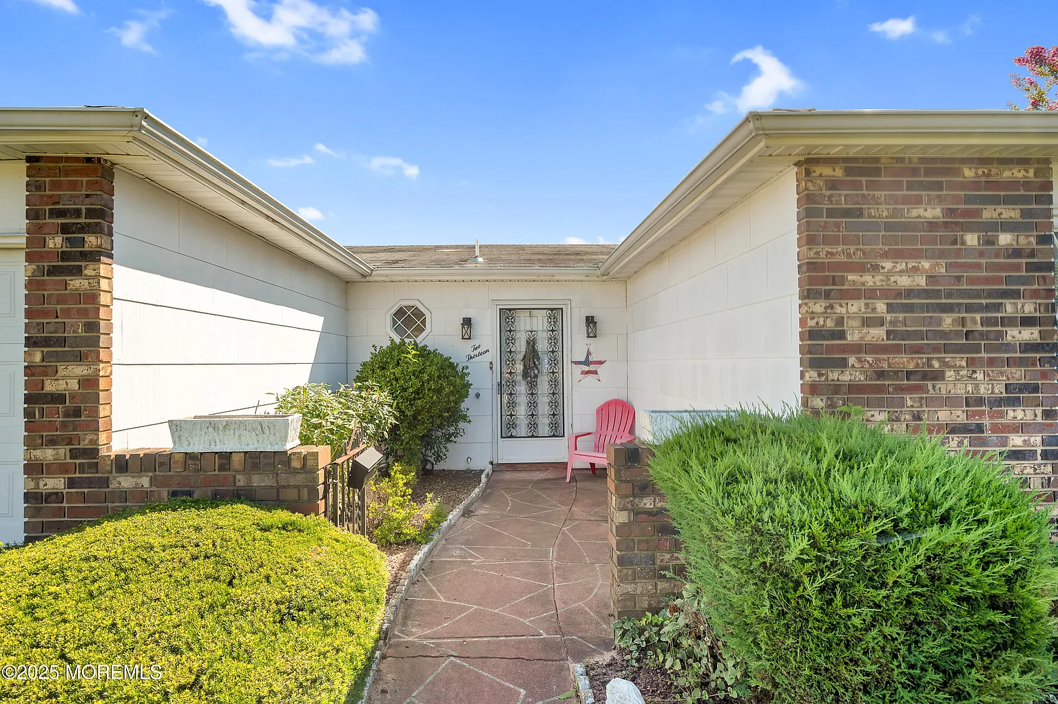 213 Blake Circle photo 1