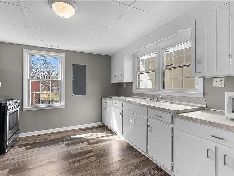 248 Orville St — Photo 15