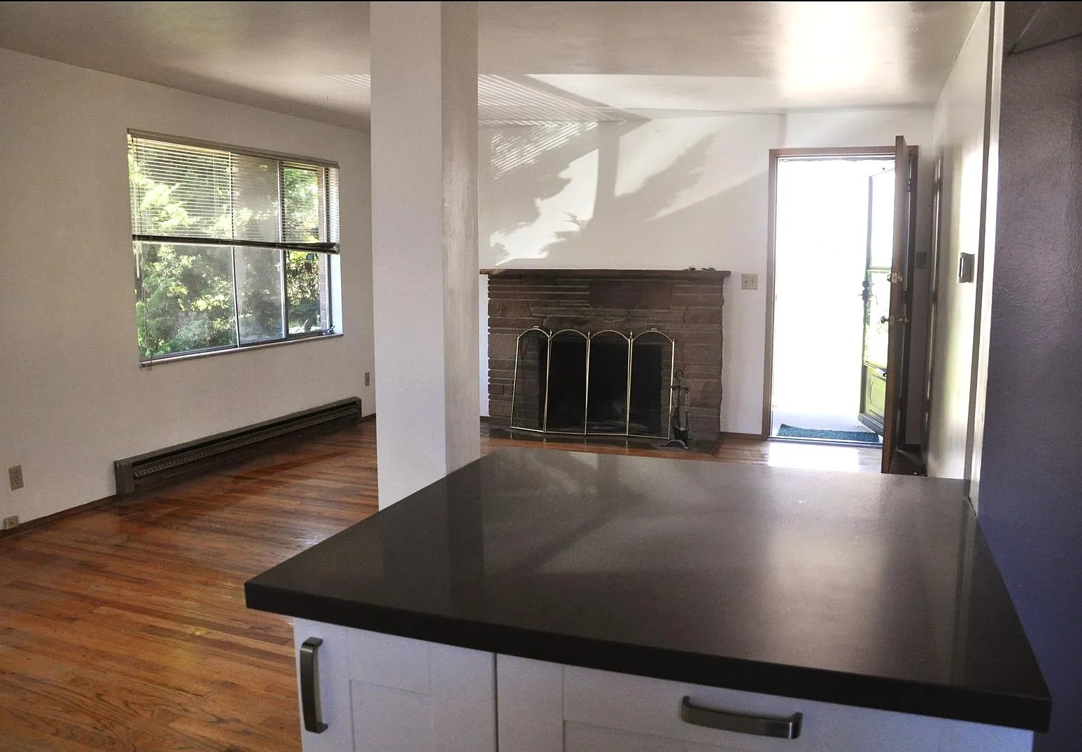 2 bed, 1400 sqft, $3,100 — Photo 3