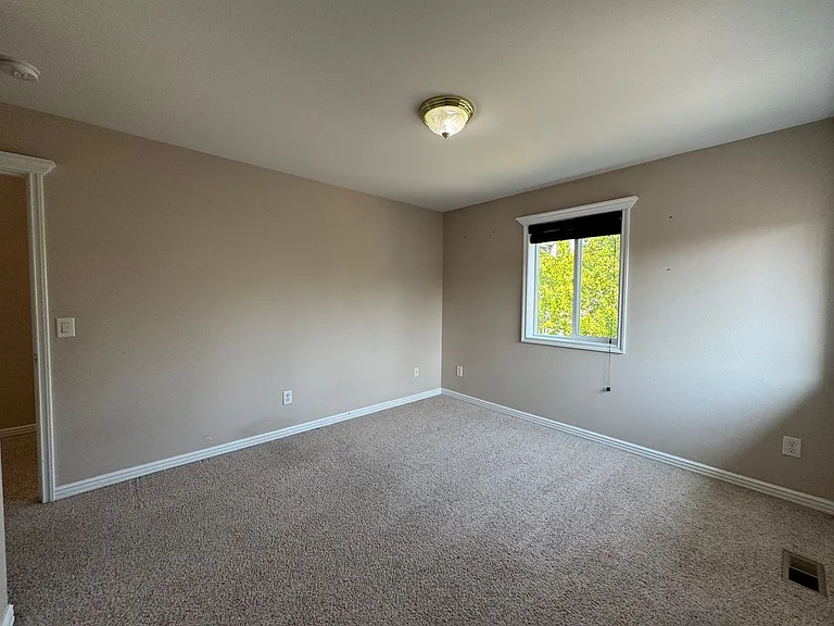 4467 Castlerock Dr — Photo 44