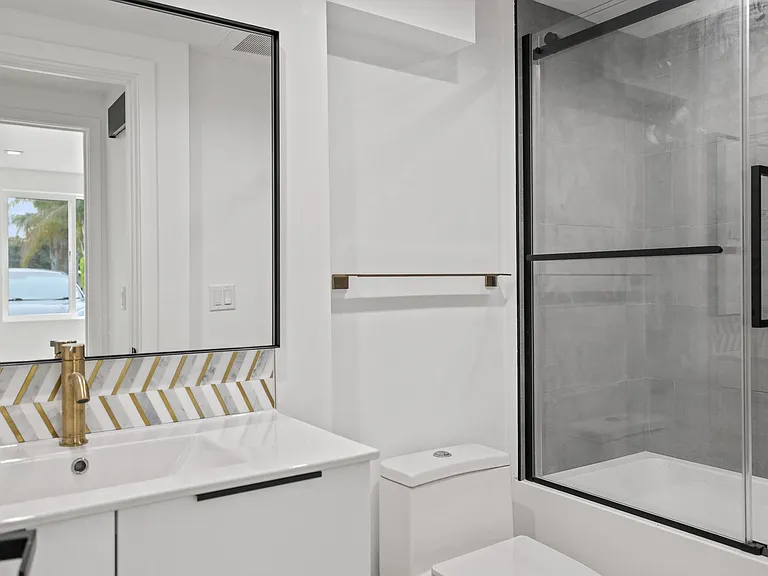 2561 W Avenue 30 — Photo 34