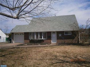 22 Queensbridge Rd, Levittown, PA 19057