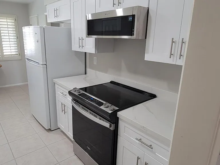 10715 W Tropicana Cir — Photo 18