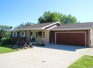 22998 193rd Ave, Manchester, IA 52057