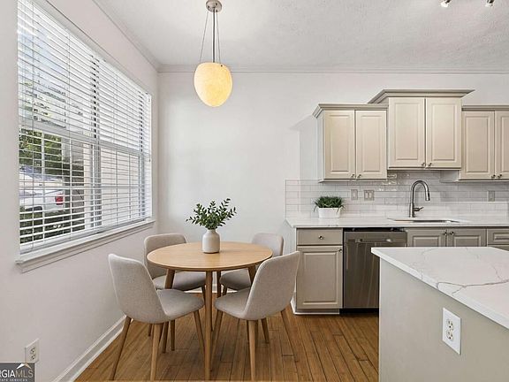 5th image of 493 Reed St SE