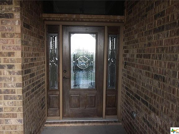 3rd image of 1089 Hickory Dr