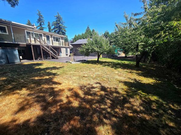 3 bedroom rental in Surrey — photo 21