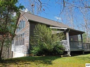 3045 Bear Mountain Ln, Pigeon Forge, TN 37876