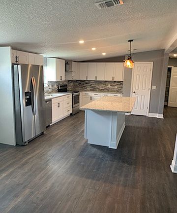 3rd image of 34411 Lodge Dr