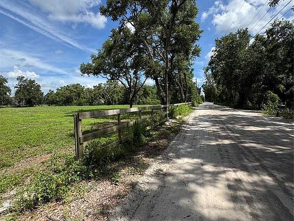 5th image of 6845 Lumberton Rd