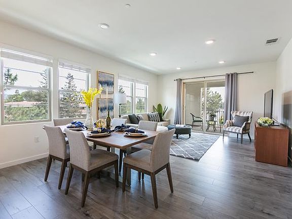 2nd image of 1091 Foxglove Pl Unit 301