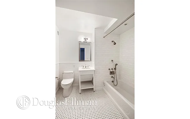 Rented by Douglas Elliman | media 19