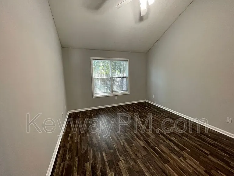 445 Northrop Pl — Photo 8
