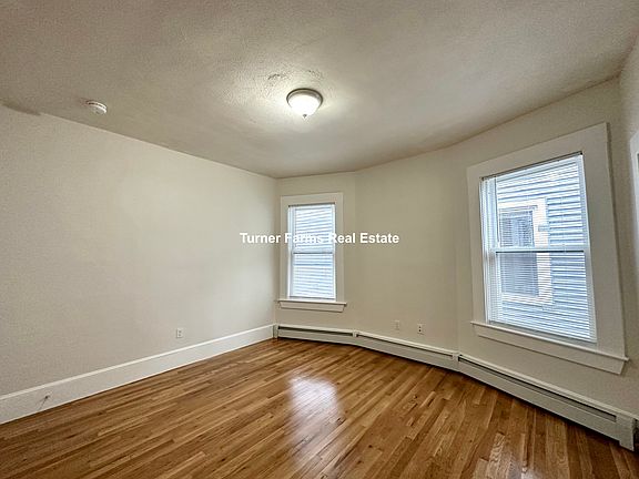 2nd image of 11 Elder St