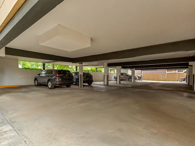 Canyon Crest Apartments — Photo 13