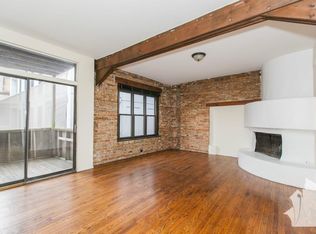 3003 N Broadway St, Chicago, IL 60657