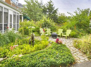 1054 Elmwood Rd, Rocky River, OH