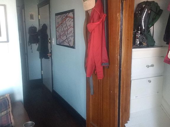 3rd image of 407 NE 45th St