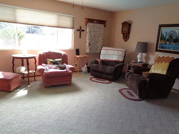 3rd image of 1219 W Harter Ave