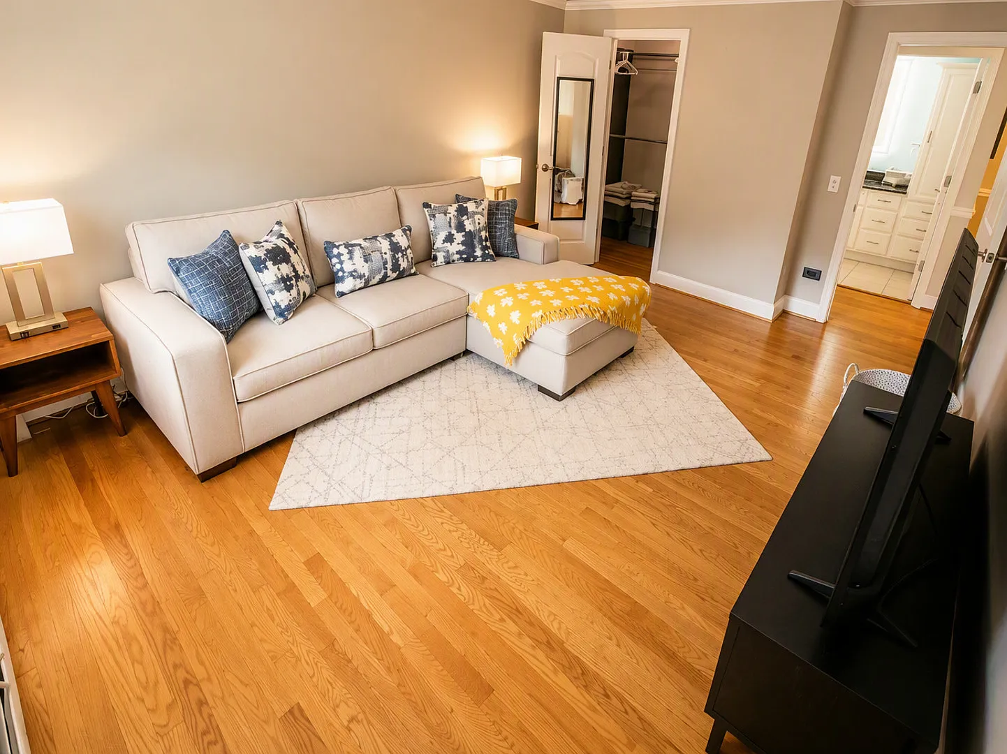 1 bed, 750 sqft, $2,400 — Photo 2