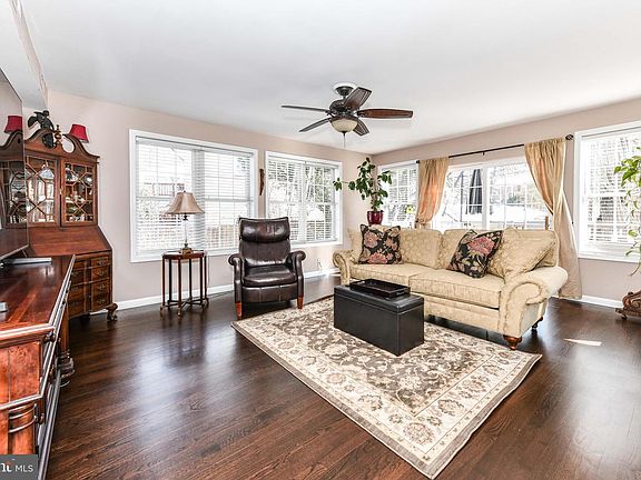 2nd image of 7518 Fairwood Ln