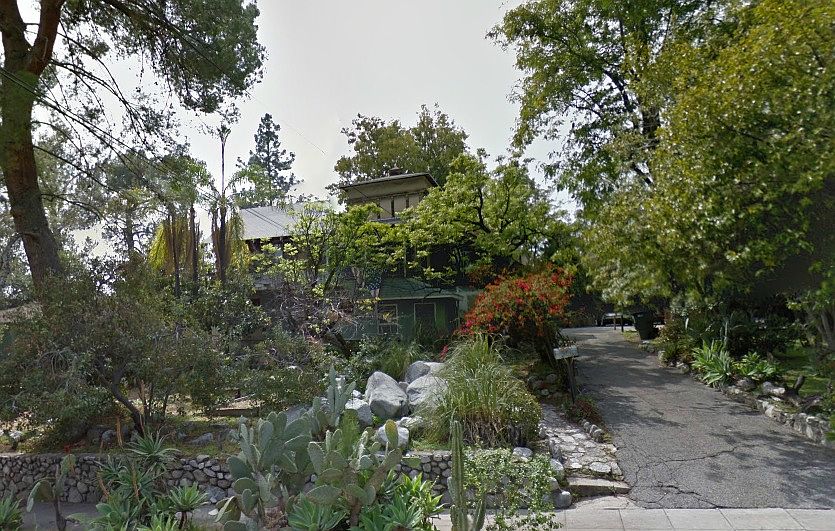 1st image of 329 Sycamore Pl