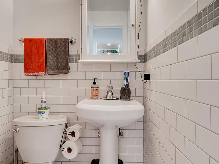 2517 Bryant Ave S #300 — Photo 7