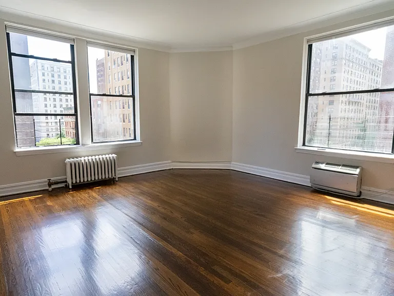 925 W End Ave #6C — Photo 1