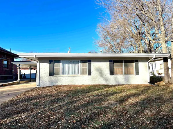 911 N 3rd St, Arkansas City, KS 67005