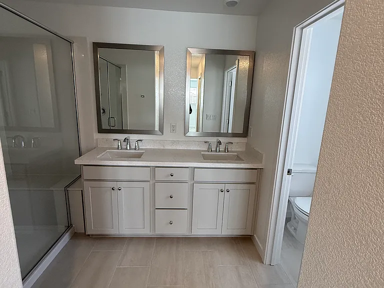 1059 Silverstone Way — Photo 9