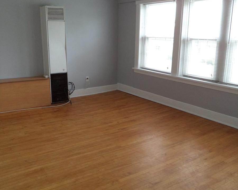 1st image of 313 Cleveland Dr