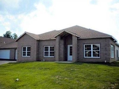 1301 Seminole Cir, Beaver Falls, PA, 15010