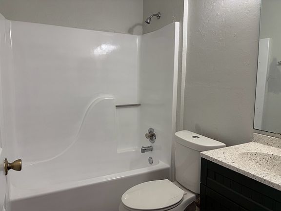 5th image of 2349 Horne Ave APT C