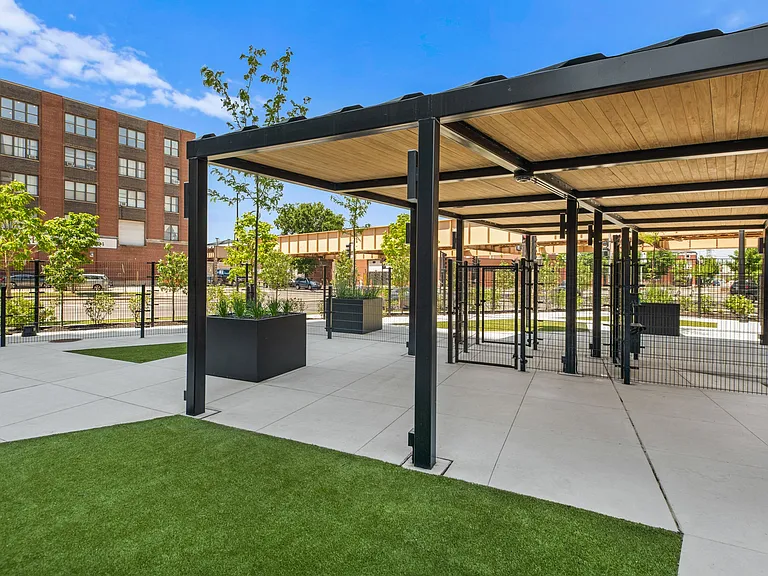Parq Fulton — Photo 21