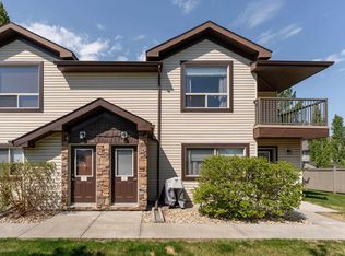 604 62nd St SW #2, Edmonton, AB T6X0K4