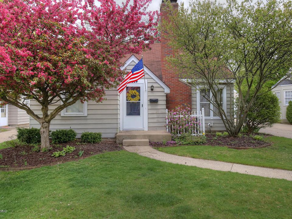 1st image of 2624 Almont Ave SE