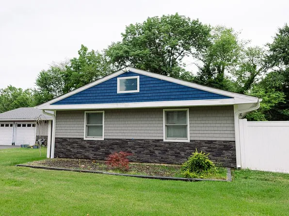 138 Crestview Dr, Willingboro, NJ 08046