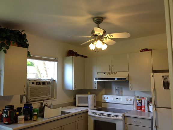 Kitchen w/laundry
