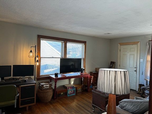 4th image of 1105 Crossland Ave
