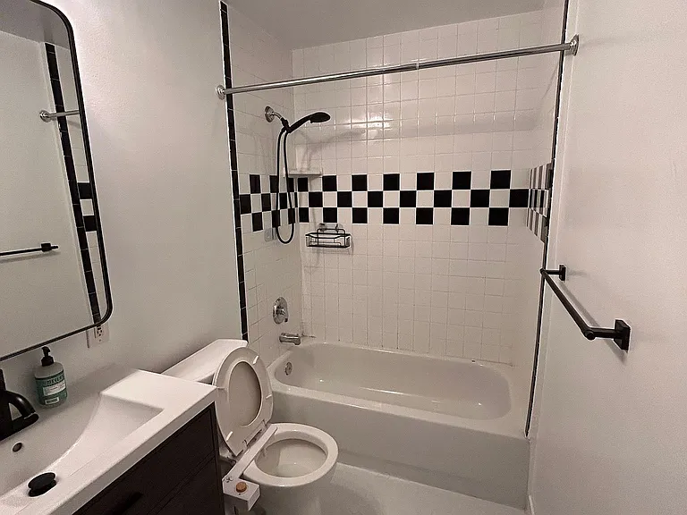 2100 Canyon Dr — Photo 12