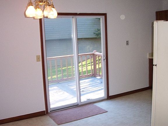 4th image of 2134 Valley Oaks Dr SE