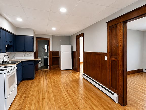 3rd image of 69 Washington St APT 2