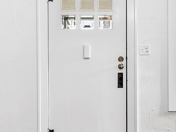 2nd image of 620 S Weller Avenue