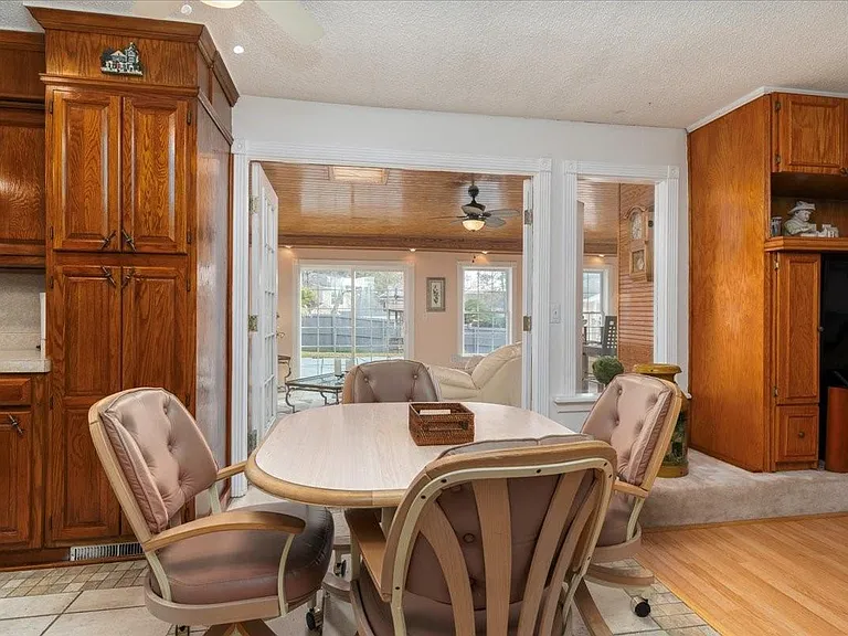 109 Swan Dr — Photo 6