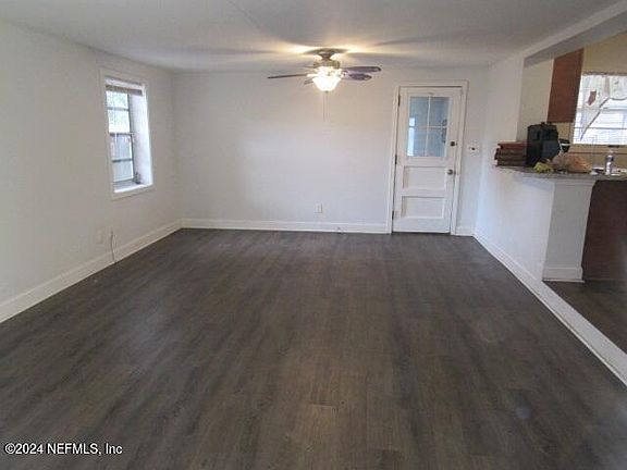 3rd image of 4009 PEACH Drive