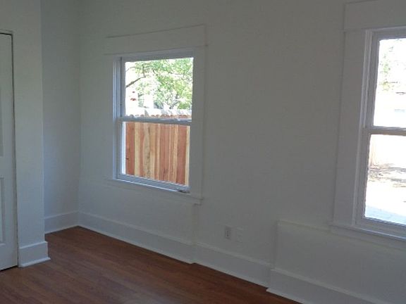 4th image of 133 N 11th Ave #133