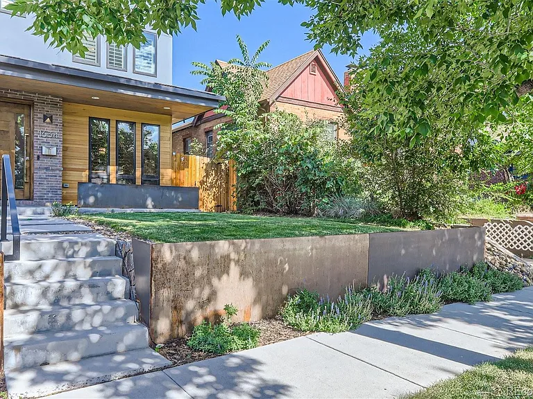 1634 S Grant St — Photo 4