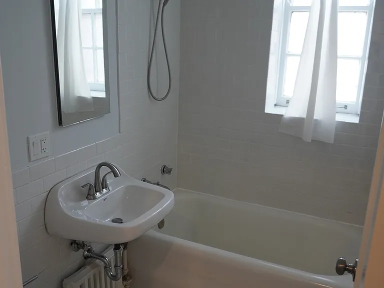 422-24 W Melrose St #422-1305 — Photo 6