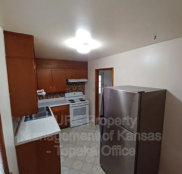 643 SW Oakley Ave — Photo 5