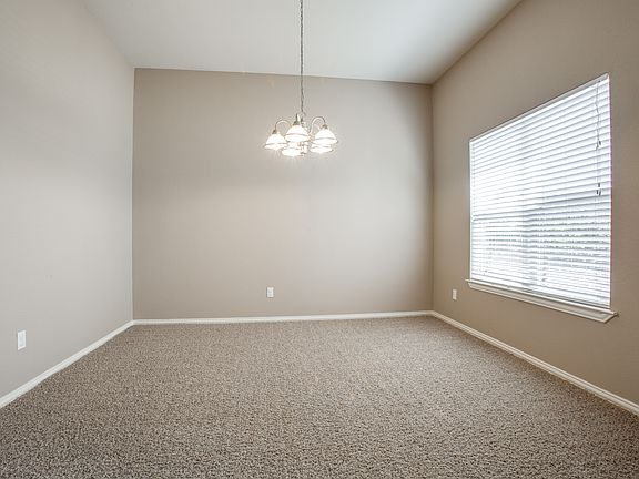 5th image of 2409 Hollon Dr